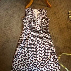 Banana Republic Sleeveless Geometric Print Dress Side Zip V-Neck Size 4P Silky